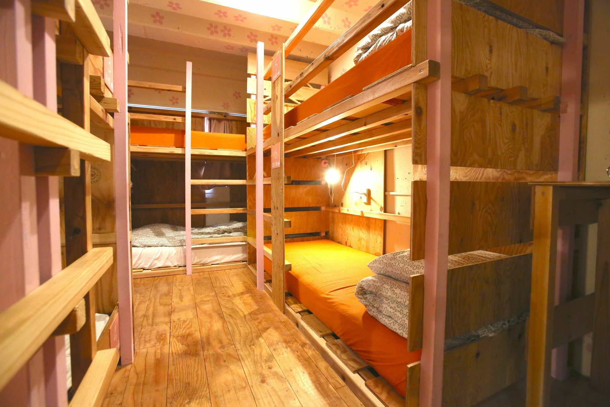 Yadoya Guest House Orange Токио Экстерьер фото